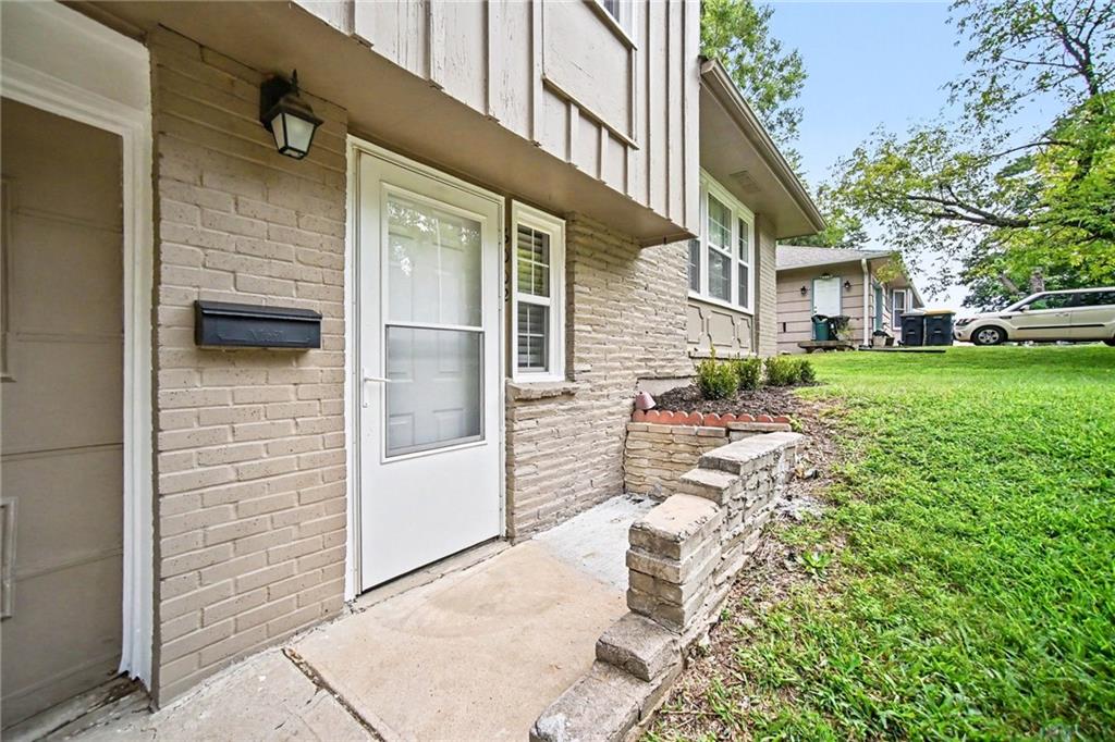 3rd image of 6002 E 96Th Ter, Kansas City, MO 64134 | MLS# 2637923