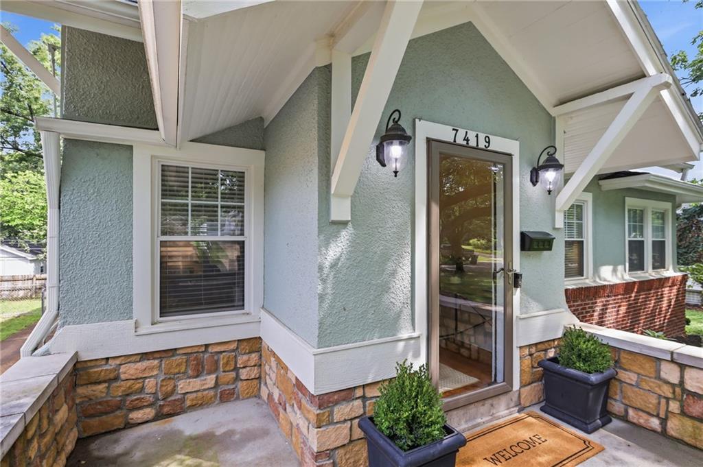 3rd image of 7419 Jarboe St, Kansas City, MO 64114 | MLS# 2637947