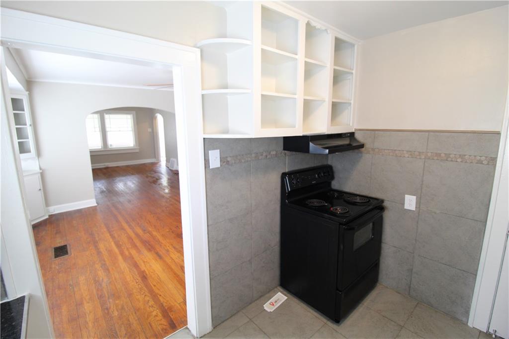 4th image of 5607 Virginia Ave, Kansas City, MO 64110 | MLS# 2637957