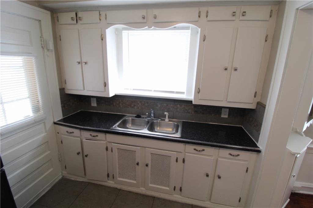 2nd image of 5607 Virginia Ave, Kansas City, MO 64110 | MLS# 2637957