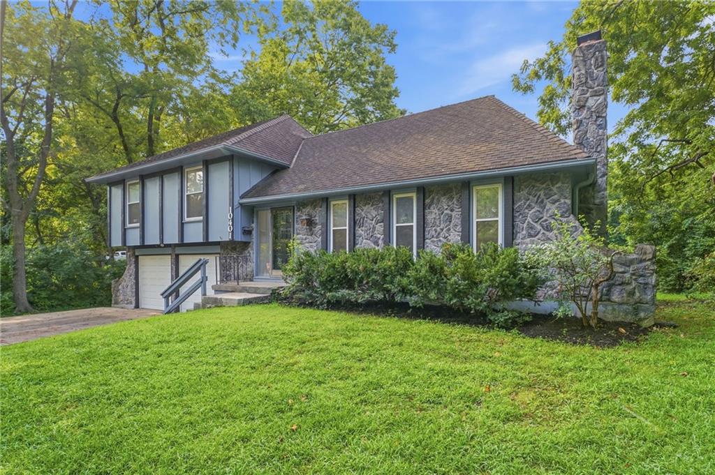 2nd image of 10401 E 71st Ter, Raytown, MO 64133 | MLS# 2637958