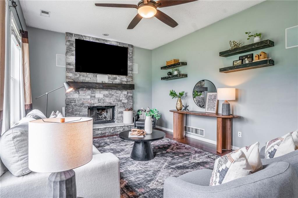 2nd image of 16345 S Warwick St, Olathe, KS 66062 | MLS# 2637987