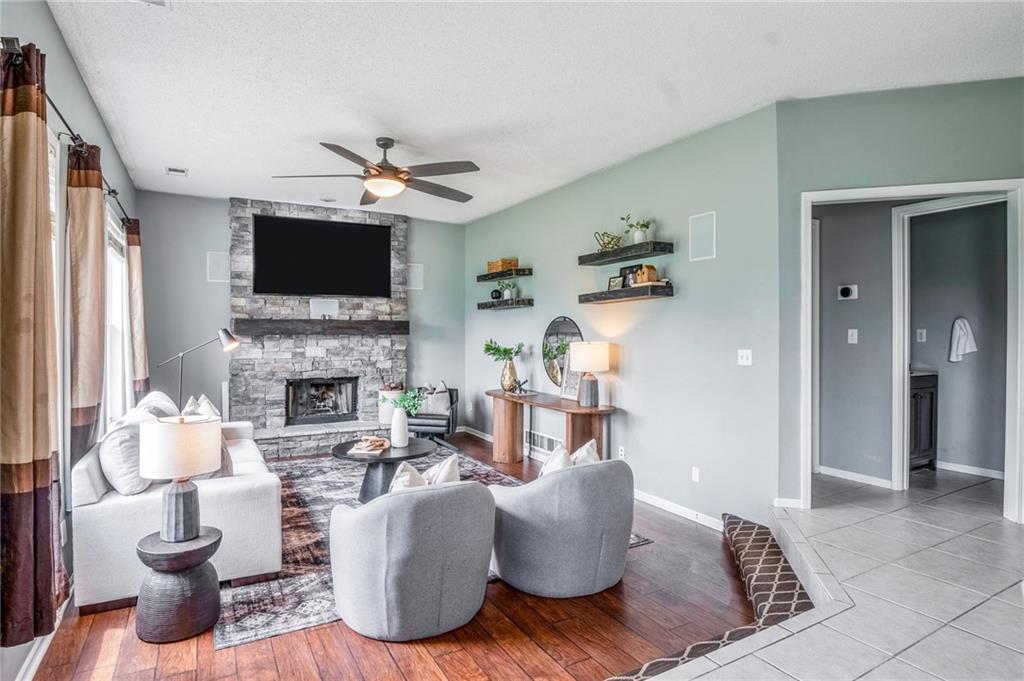 1st image of 16345 S Warwick St, Olathe, KS 66062 | MLS# 2637987