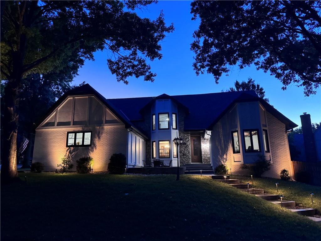 1st image of 8230 W 99th St, Overland Park, KS 66212 | MLS# 2638003