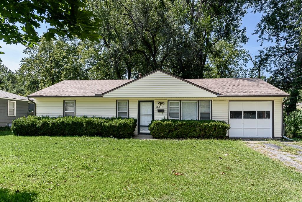 1st image of 8213 Ruskin Wy, Kansas City, MO 64134 | MLS# 2638034