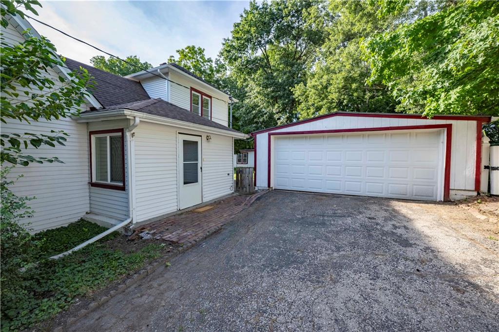 3rd image of 526 Reaser St, Leavenworth, KS 66048 | MLS# 2638046
