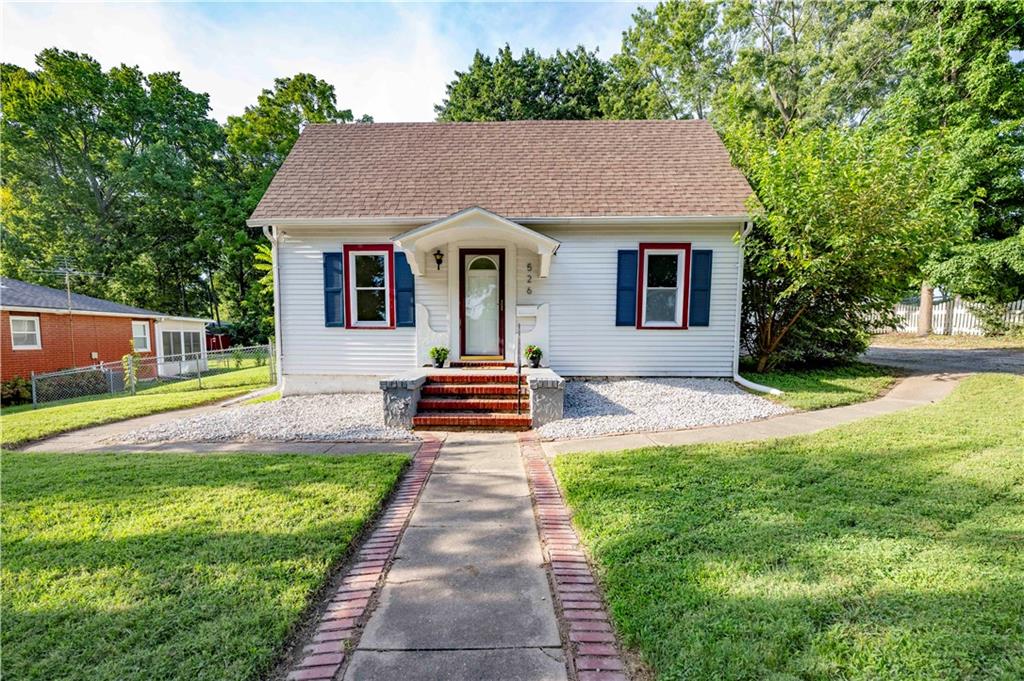 1st image of 526 Reaser St, Leavenworth, KS 66048 | MLS# 2638046