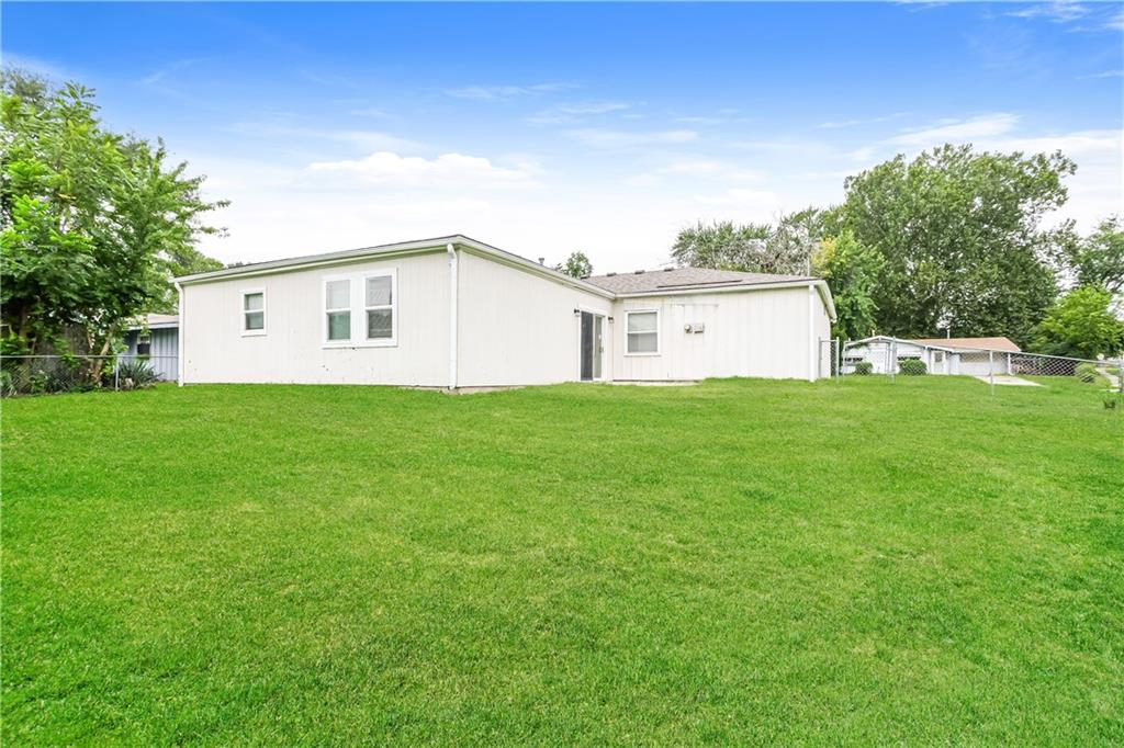 15th image of 807 N Ponca Dr, Independence, MO 64056 | MLS# 2638047