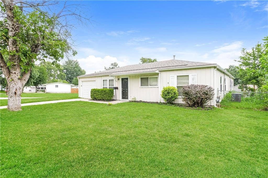 2nd image of 807 N Ponca Dr, Independence, MO 64056 | MLS# 2638047