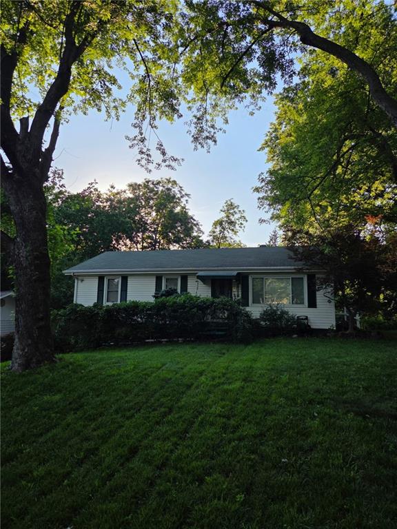 1st image of 2718 Cedar Crest Ter, Independence, MO 64057 | MLS# 2638070