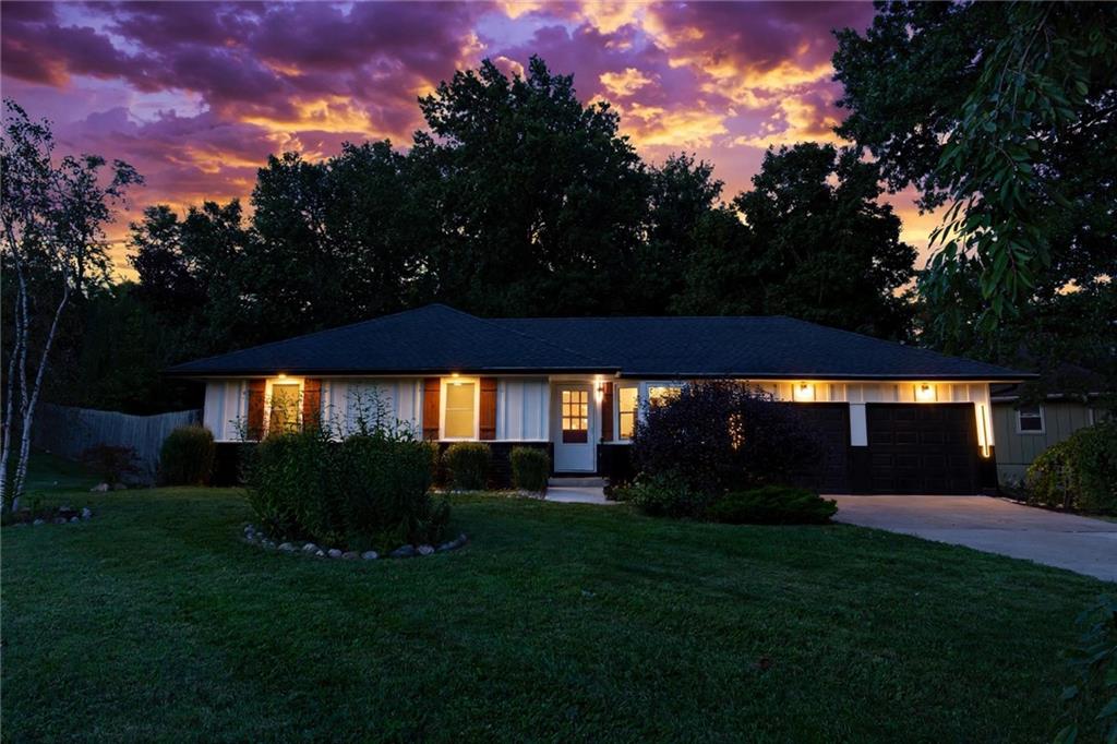 3rd image of 2 E 127Th Ter, Kansas City, MO 64145 | MLS# 2638078