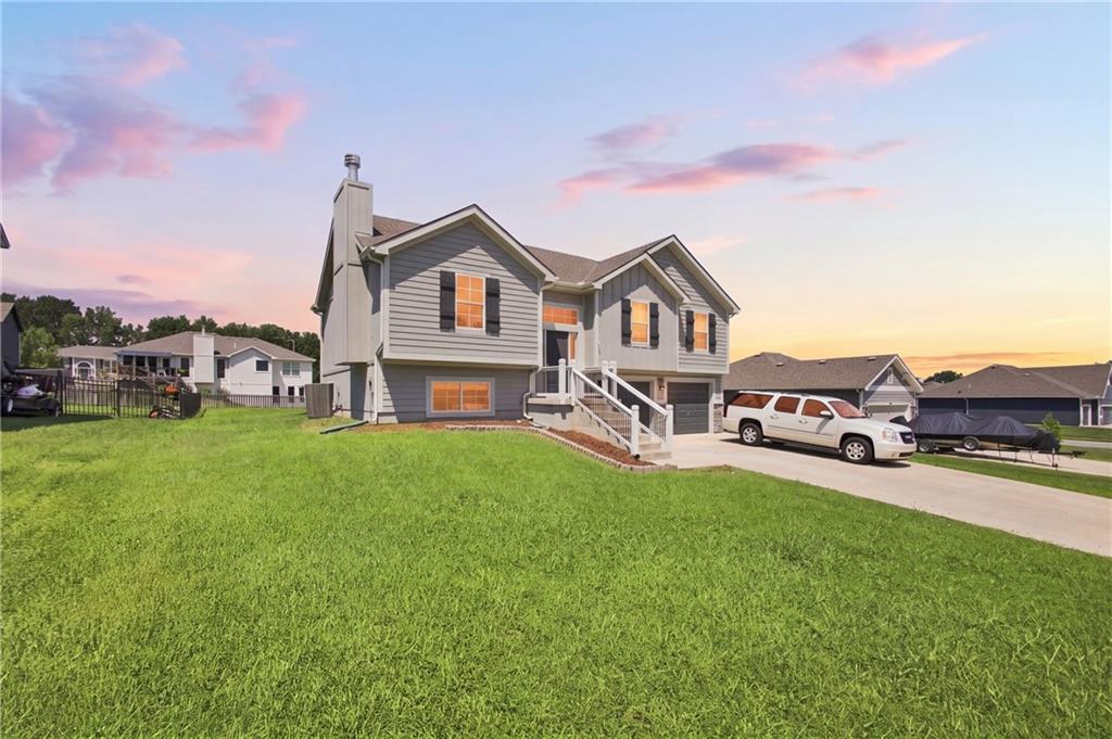 1st image of 20124 W 221st St, Spring Hill, KS 66083 | MLS# 2638083
