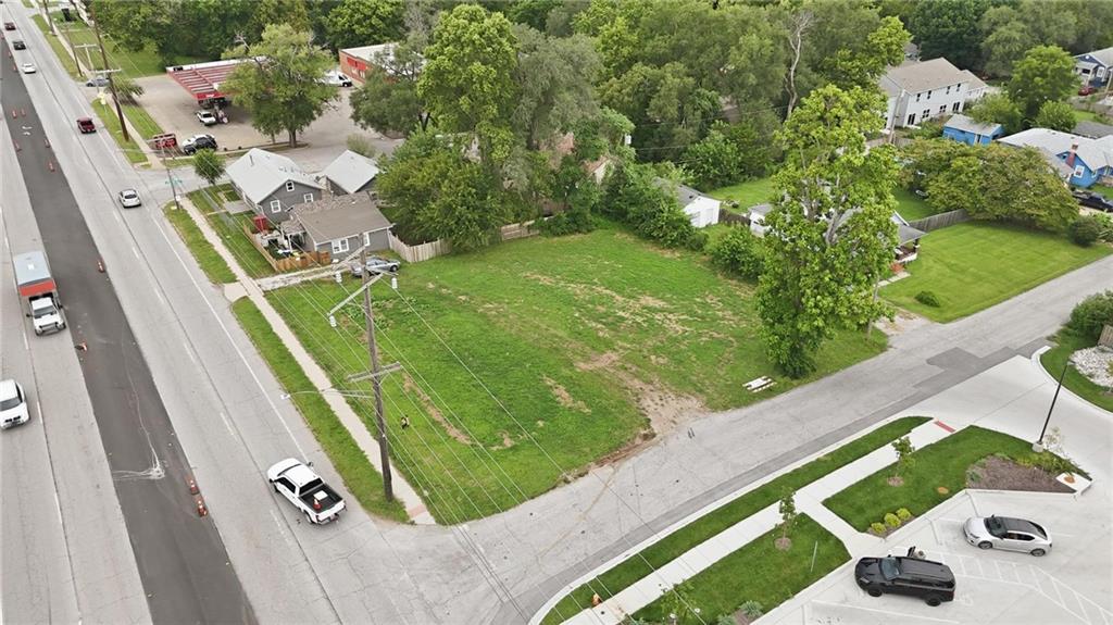 2nd image of 1312 E 23rd St S, Independence, MO 64055 | MLS# 2638105