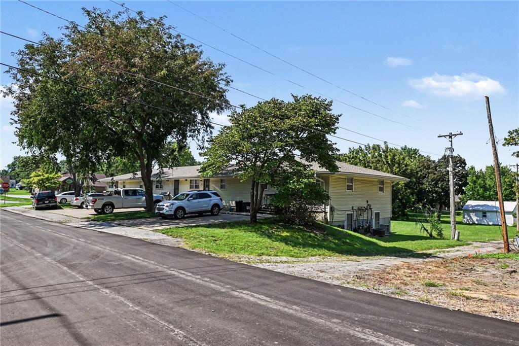 4th image of 115 W Orchard St, Odessa, MO 64076 | MLS# 2638130