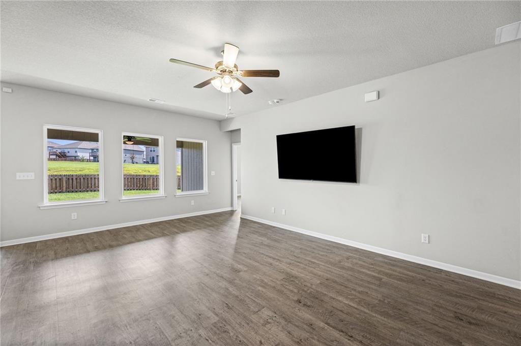 5th image of 1606 Maci St, Belton, MO 64012 | MLS# 2638152