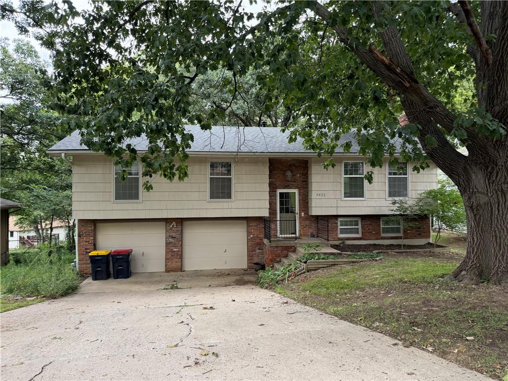 1st image of 5822 Nw Aspen Ln, Kansas City, MO 64152 | MLS# 2638168