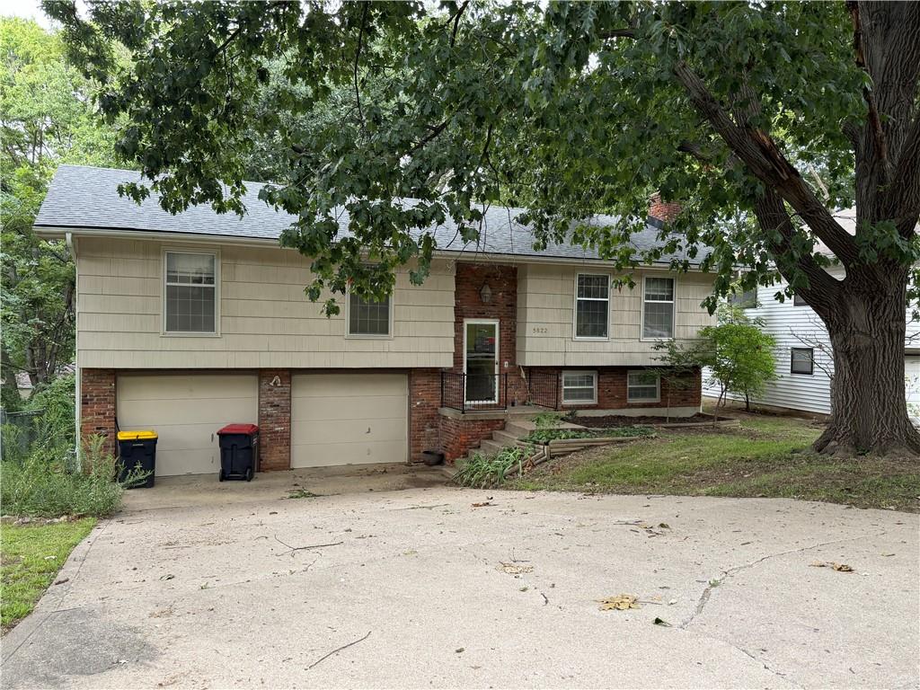 2nd image of 5822 Nw Aspen Ln, Kansas City, MO 64152 | MLS# 2638168