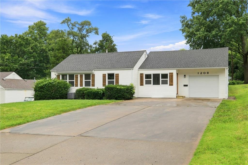 3rd image of 1208 W 33Rd St, Independence, MO 64055 | MLS# 2638178