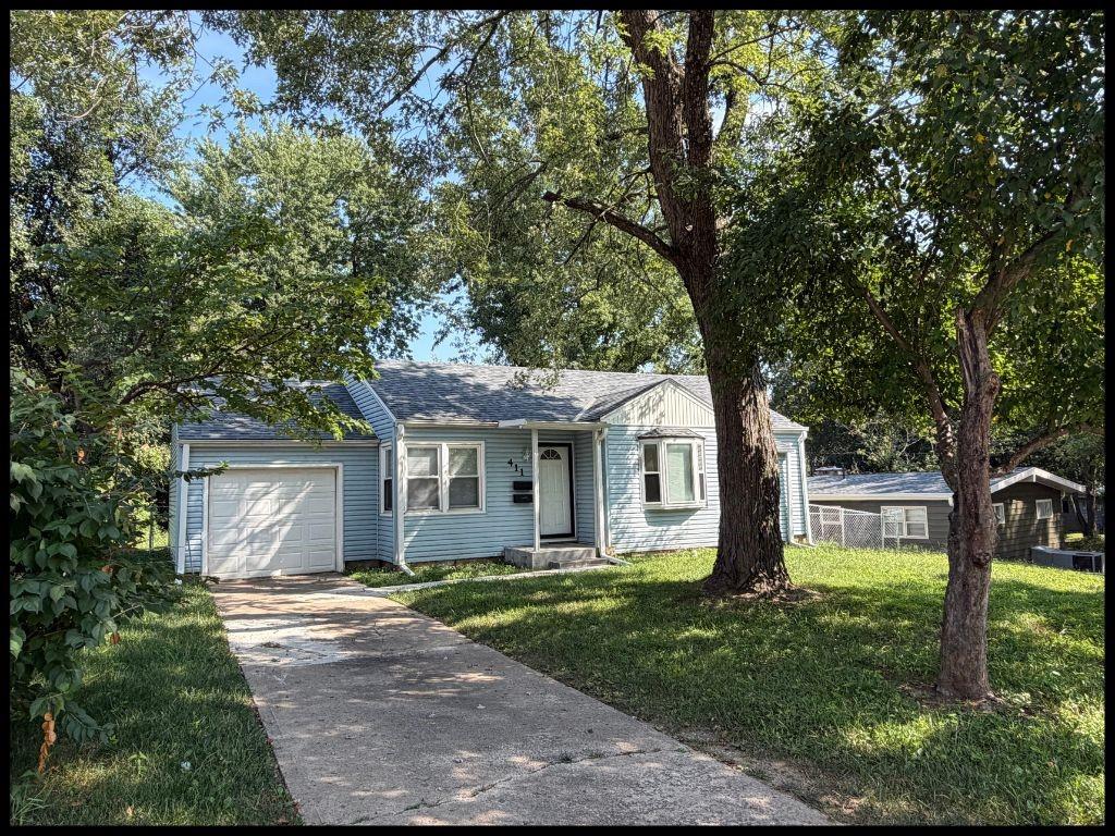 2nd image of 411 9th St, Warrensburg, MO 64093 | MLS# 2638197