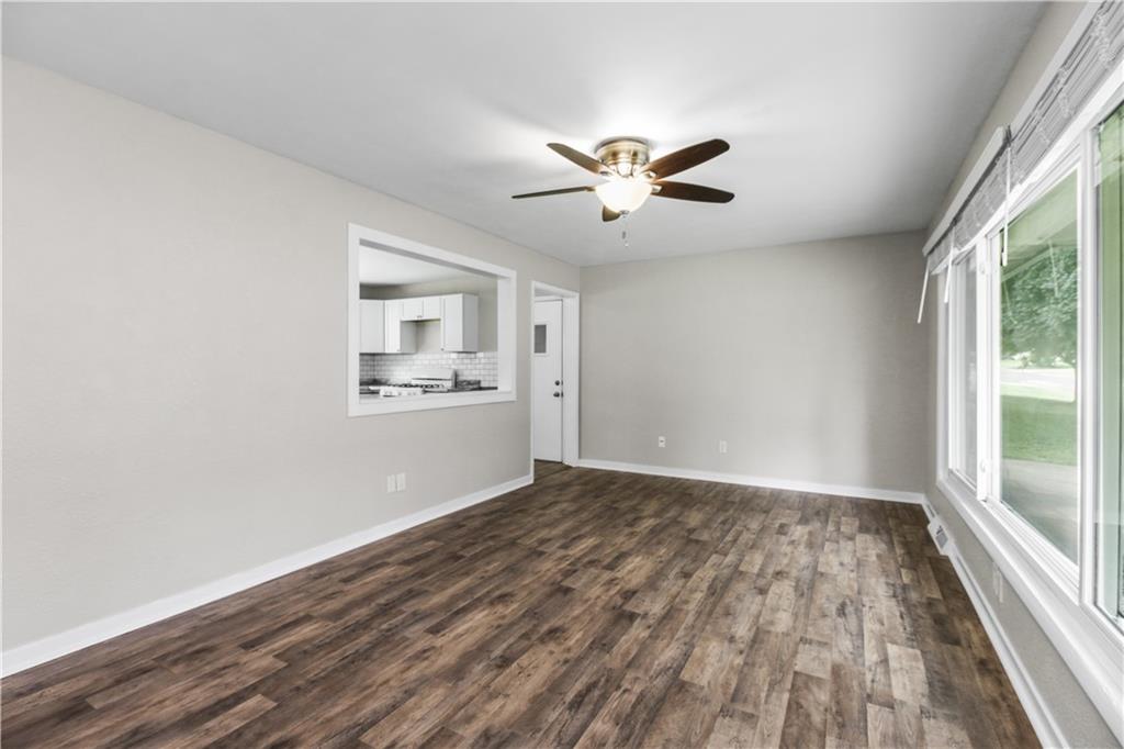4th image of 110 Manor Dr, Belton, MO 64012 | MLS# 2638217
