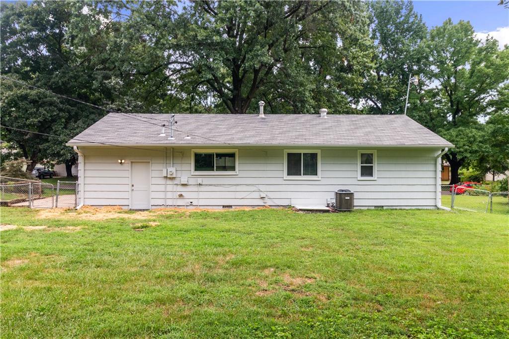 20th image of 110 Manor Dr, Belton, MO 64012 | MLS# 2638217