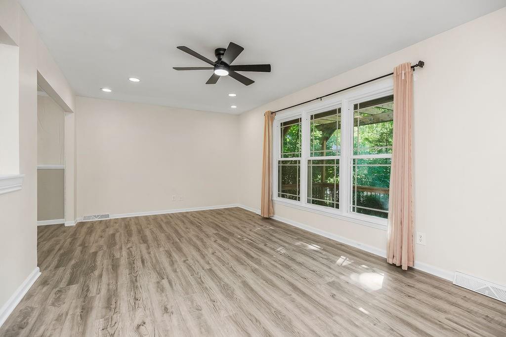 5th image of 13303 Donnelly Ave, Grandview, MO 64030 | MLS# 2638221