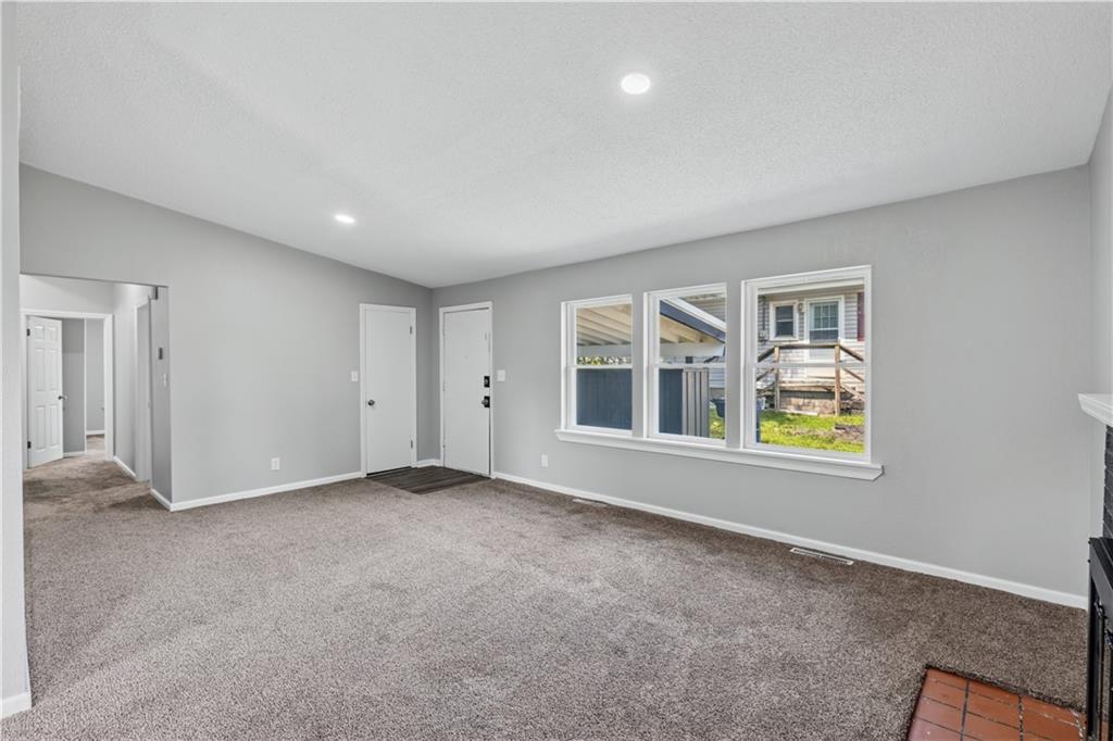 5th image of 404 8Th St, Warrensburg, MO 64093 | MLS# 2638242