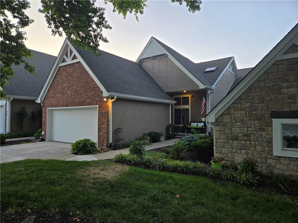 1st image of 109 Pointe Dr, Gladstone, MO 64116 | MLS# 2638276