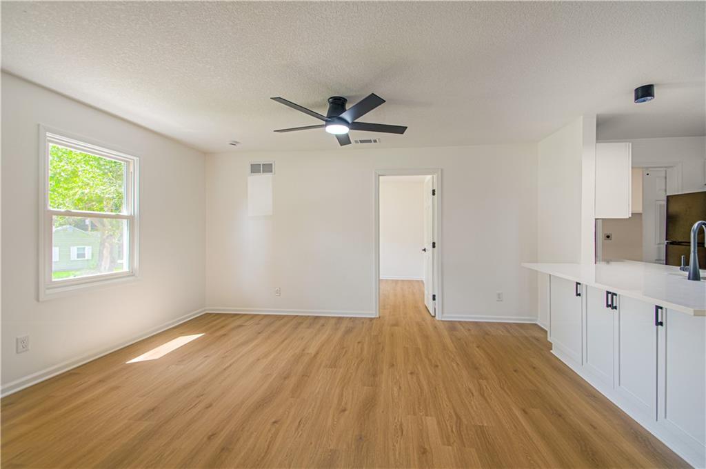 5th image of 908 Ne 44Th St, Kansas City, MO 64116 | MLS# 2638290