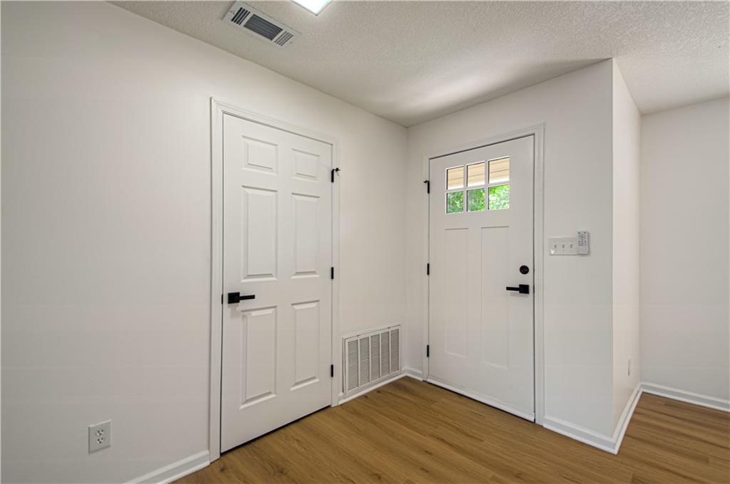 3rd image of 908 Ne 44Th St, Kansas City, MO 64116 | MLS# 2638290