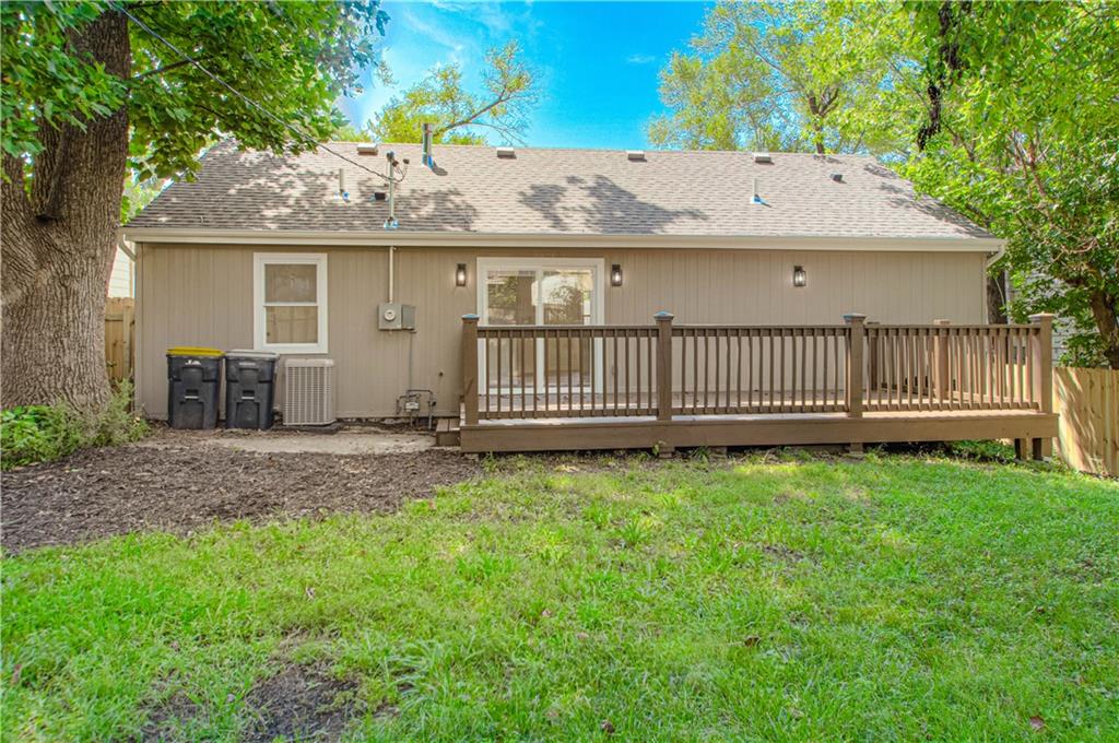32nd image of 908 Ne 44th St, Kansas City, MO 64116 | MLS# 2638290