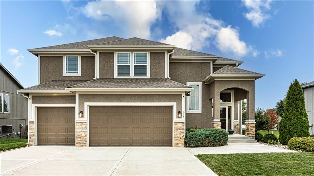 1st image of 814 S Sunset Ln, Raymore, MO 64083 | MLS# 2638338