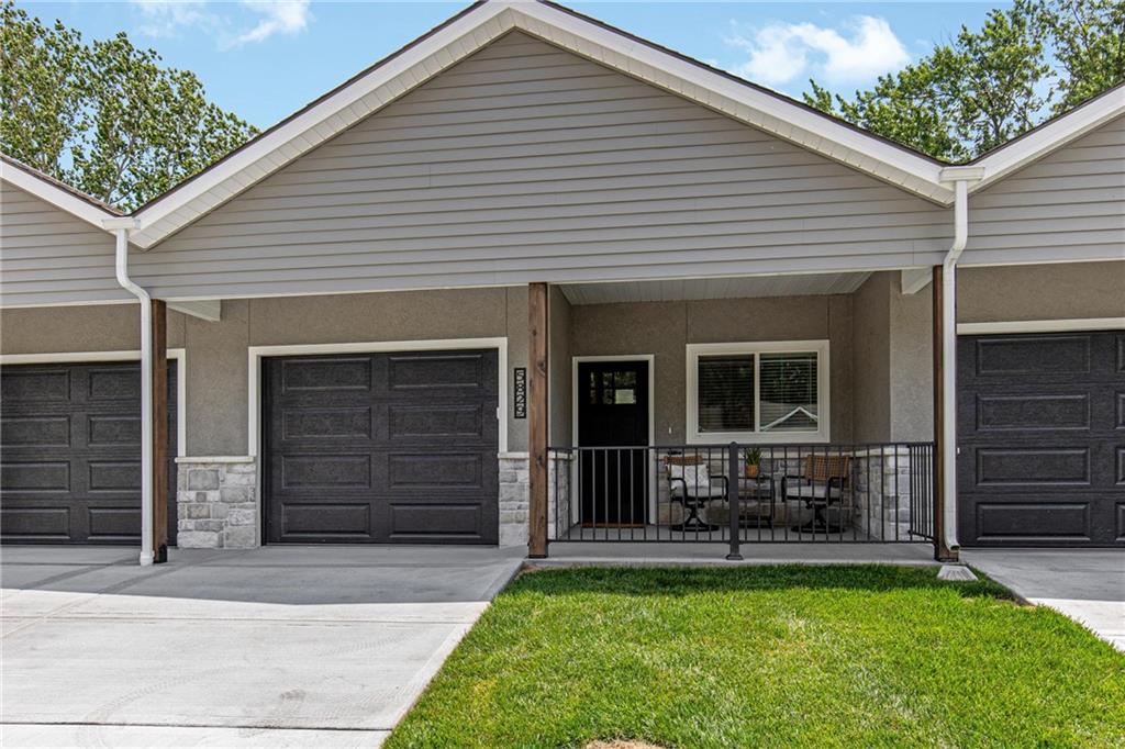 1st image of 5821 Hunter Ct, Raytown, MO 64133 | MLS# 2638343