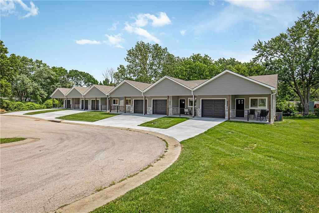 2nd image of 5821 Hunter Ct, Raytown, MO 64133 | MLS# 2638343