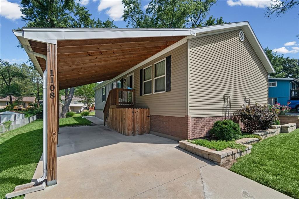 5th image of 1108 Ne 52Nd Ter, Kansas City, MO 64118 | MLS# 2638353