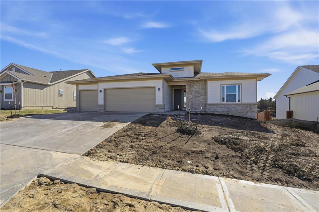 37th image of 1821 Woodward Cir, Raymore, MO 64083 | MLS# 2638395