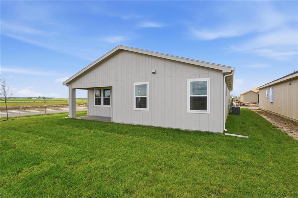 39th image of 1842 Citadel Pl, Raymore, MO 64083 | MLS# 2638417