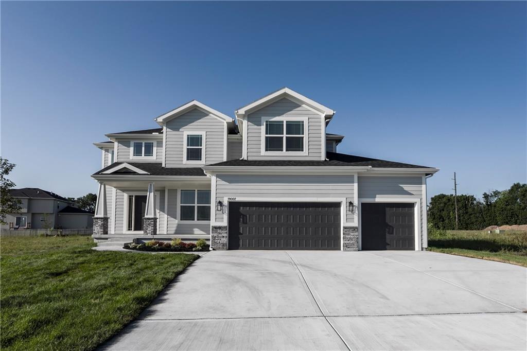 1st image of 19007 W 170th Ter, Olathe, KS 66062 | MLS# 2638446