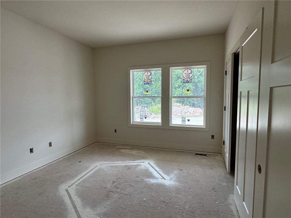 4th image of 2144 Black Walnut Dr, Liberty, MO 64068 | MLS# 2638462