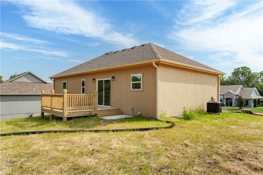 5th image of 1006 Deer Run N/A, Warrensburg, MO 64093 | MLS# 2638623