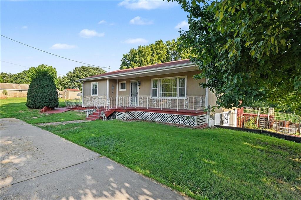 Photo 2 of Single family home for sale at 2921 Pear St, Saint Joseph, MO 64503 | MLS# 2638635 | Listing updated on 2026-09-03