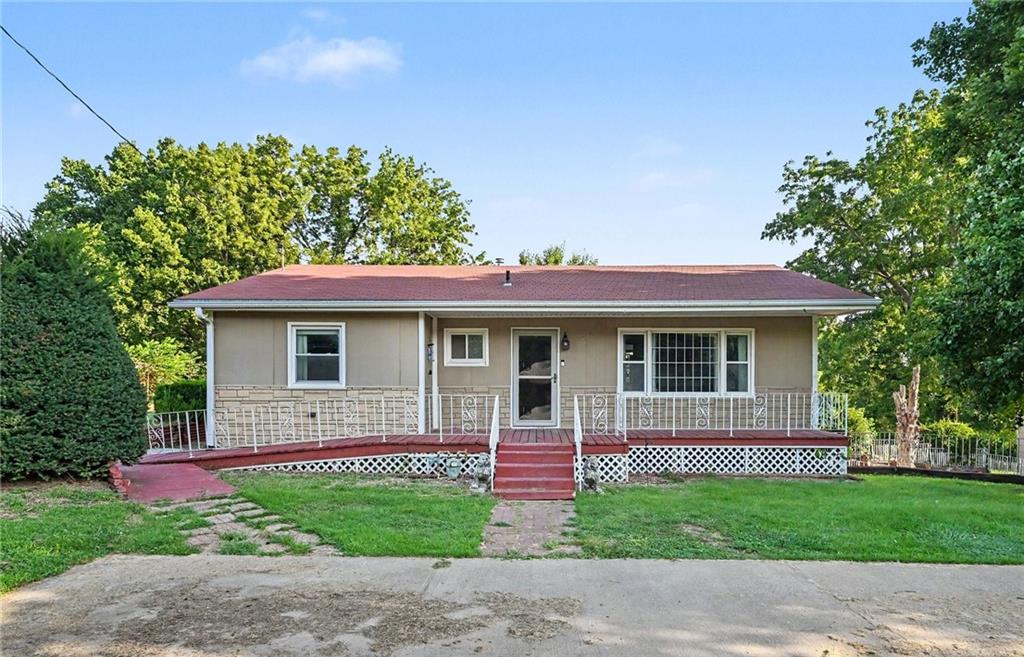 Photo 1 of Single family home for sale at 2921 Pear St, Saint Joseph, MO 64503 | MLS# 2638635 | Listing updated on 2026-09-03