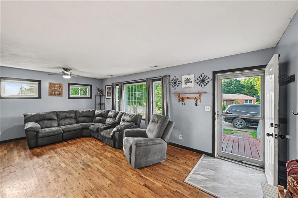 Photo 4 of Single family home for sale at 2921 Pear St, Saint Joseph, MO 64503 | MLS# 2638635 | Listing updated on 2026-09-03