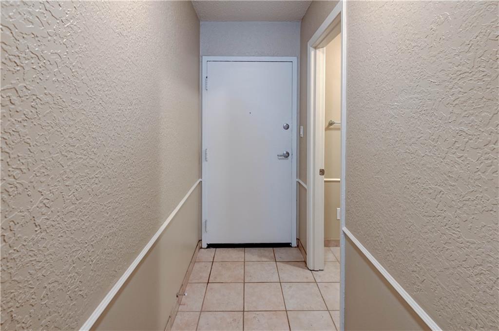 4th image of 4157 Roanoke Rd #2, Kansas City, MO 64111 | MLS# 2638638