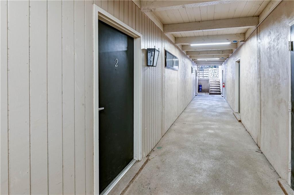 2nd image of 4157 Roanoke Rd, Kansas City, MO 64111