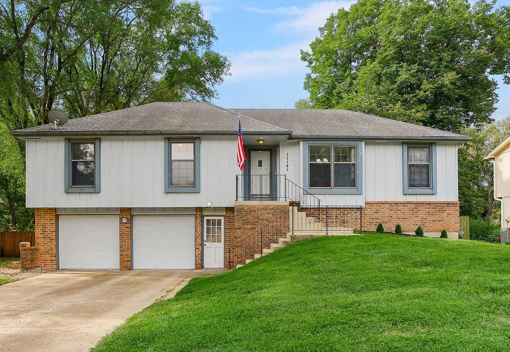 1st image of 11141 W 77th St, Shawnee, KS 66214 | MLS# 2638765