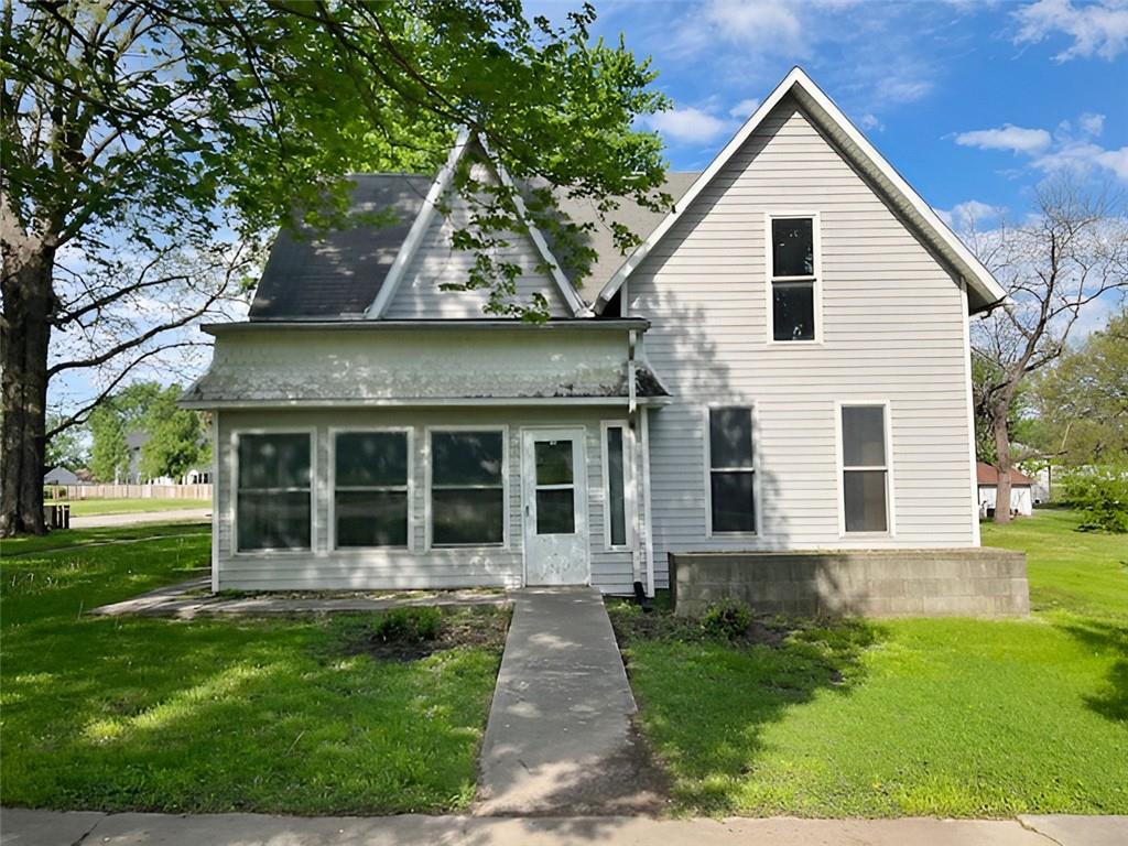 1st image of 208 S 3rd St, Hopkins, MO 64461 | MLS# 2638936