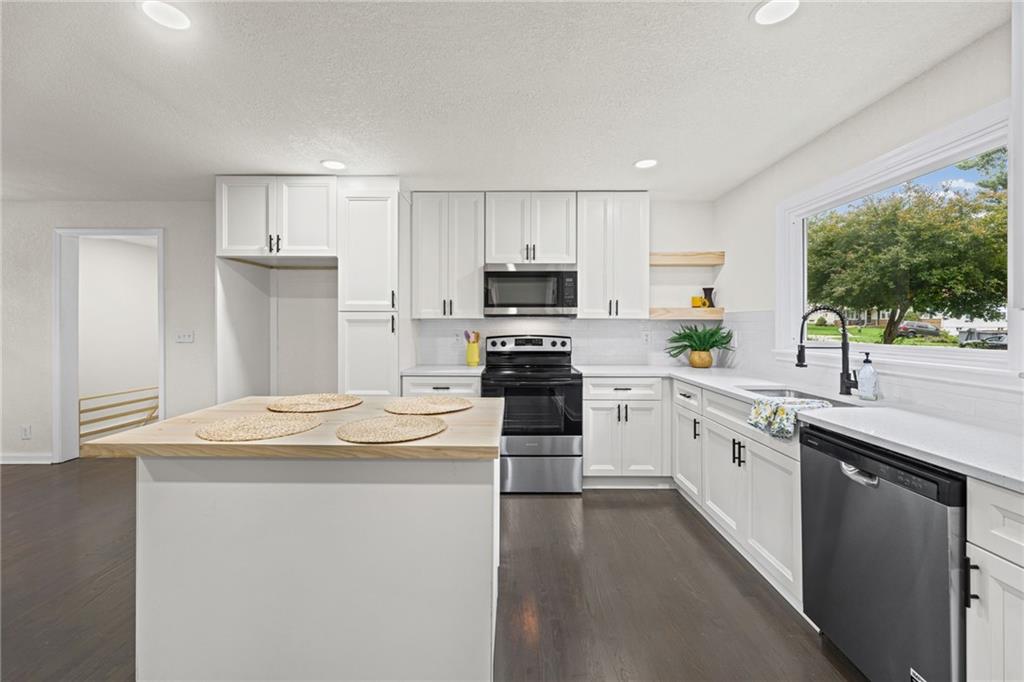 3rd image of 9905 E 71St Ter, Raytown, MO 64133 | MLS# 2639001