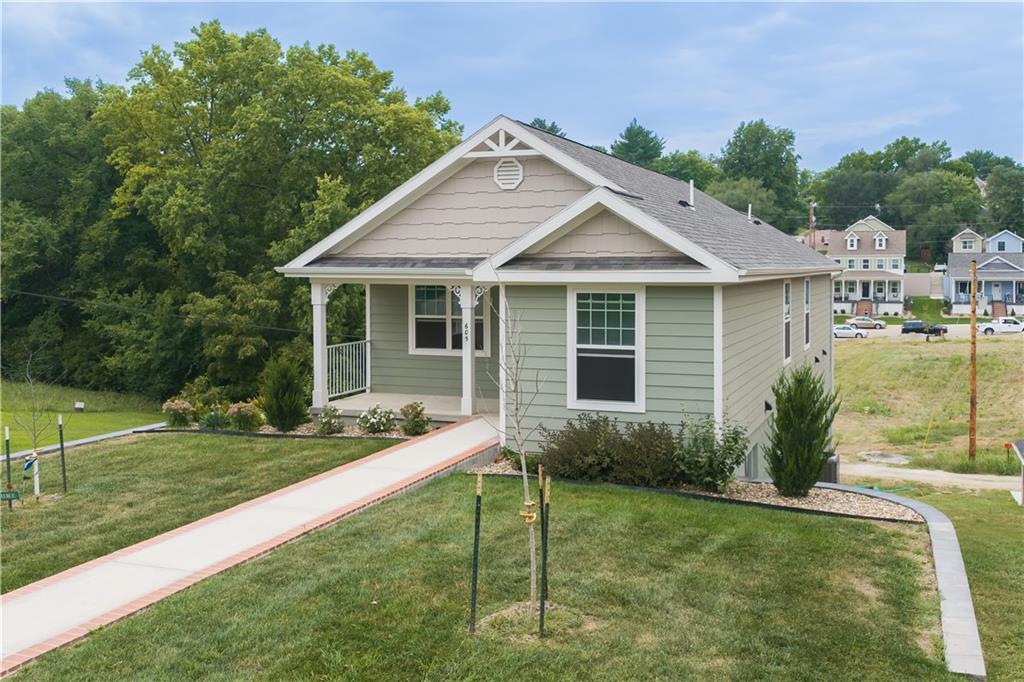 3rd image of 605 Washington St, Atchison, KS 66002 | MLS# 2639012