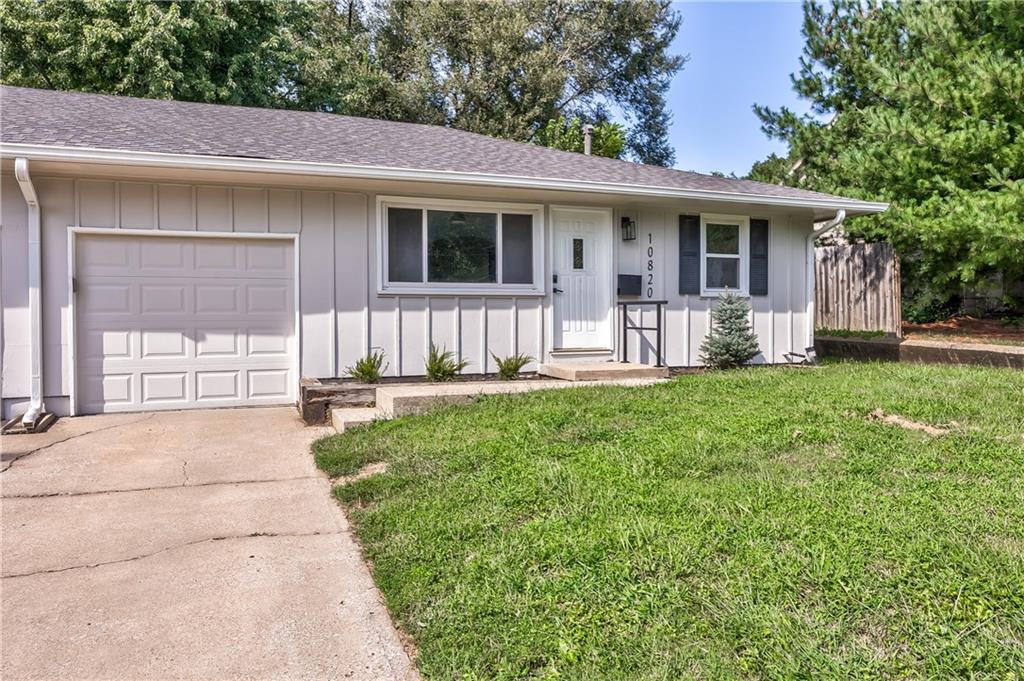 3rd image of 10820-10822 W 49 St, Shawnee, KS 66203 | MLS# 2639097
